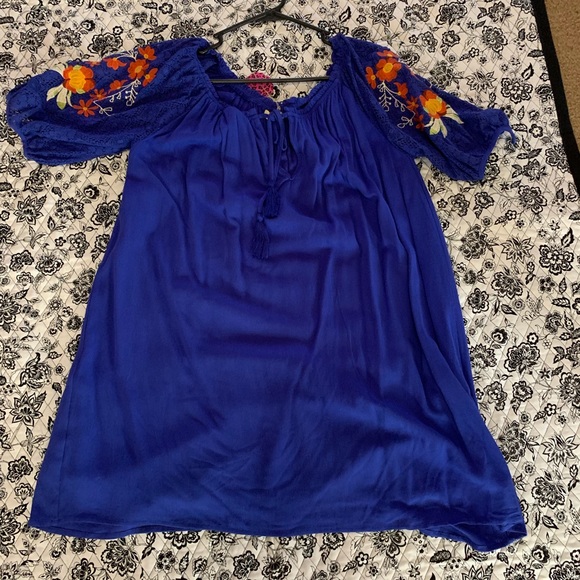 Dress - Picture 1 of 3